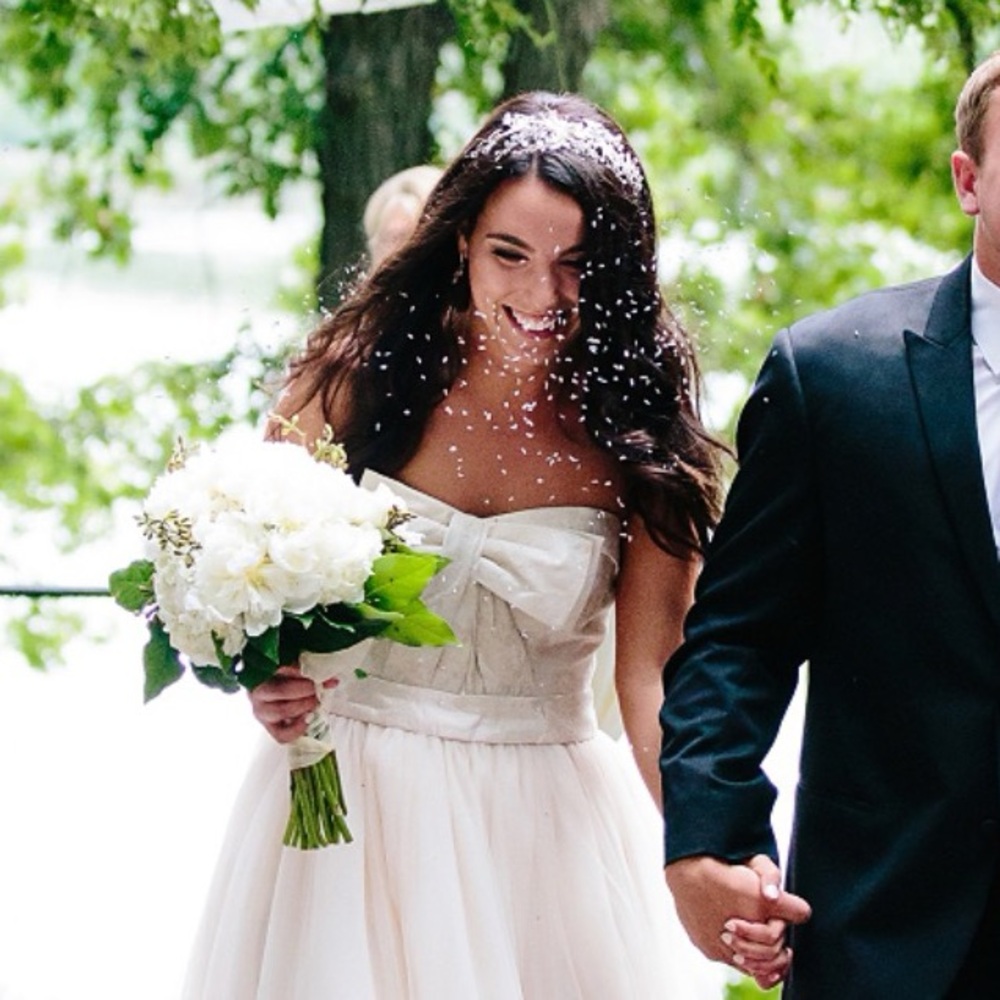 WHITE by Vera Wang champagne strapless bow bodice wedding gown size 6